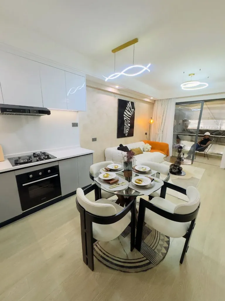 THE WESTLANDS VANTAGE